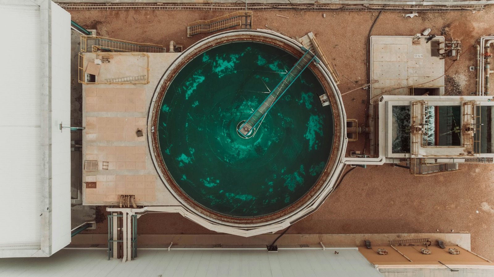 Industrial water treatment tank